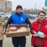 Женское движение Единой России направило медикам СВО сладкие угощения