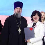 Жительница Долгопрудного получила губернаторскую премию за создание уникального антидронового пончо для участников СВО