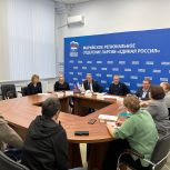 Обсуждение ключевых вопросов бизнеса и поддержки предпринимателей в честь 24-летия «Единой России»