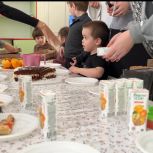 Молодогвардейцы провели социальную акцию в реабилитационном центре Грозного
