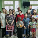 Коробка храбрости маленьким пациентам Каслинской больницы