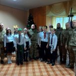 Партийцы Пыть-Яха поздравили с наступающим праздником юных жителей ДНР