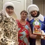 Первичное отделение «Единой России» поздравило с Новым годом семьи с детьми-инвалидами