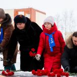 В рамках партпроекта «Историческая память» единороссы провели митинги и возложили цветы к мемориалам