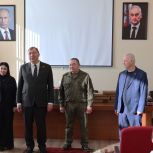 В Ростове-на-Дону «Единая Россия» поздравила с Новым годом пациентов и коллектив военного госпиталя