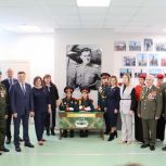 Партийцы Академического района Екатеринбурга открыли Парту Героя