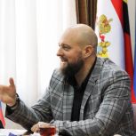 Не изменяя традициям: накануне Нового года партиец Евгений Маслов встретился с ветеранским активом