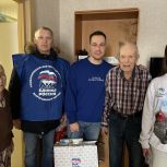 Депутаты «Единой России» поздравили трудовые коллективы и детей участников СВО с приближающимся Новым годом