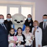 Партийцы Металлургического района присоединились к акции «Коробка храбрости»