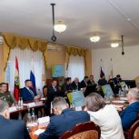 Евгений Лобов отметил студентов Курского ГАУ за добровольческую миссию