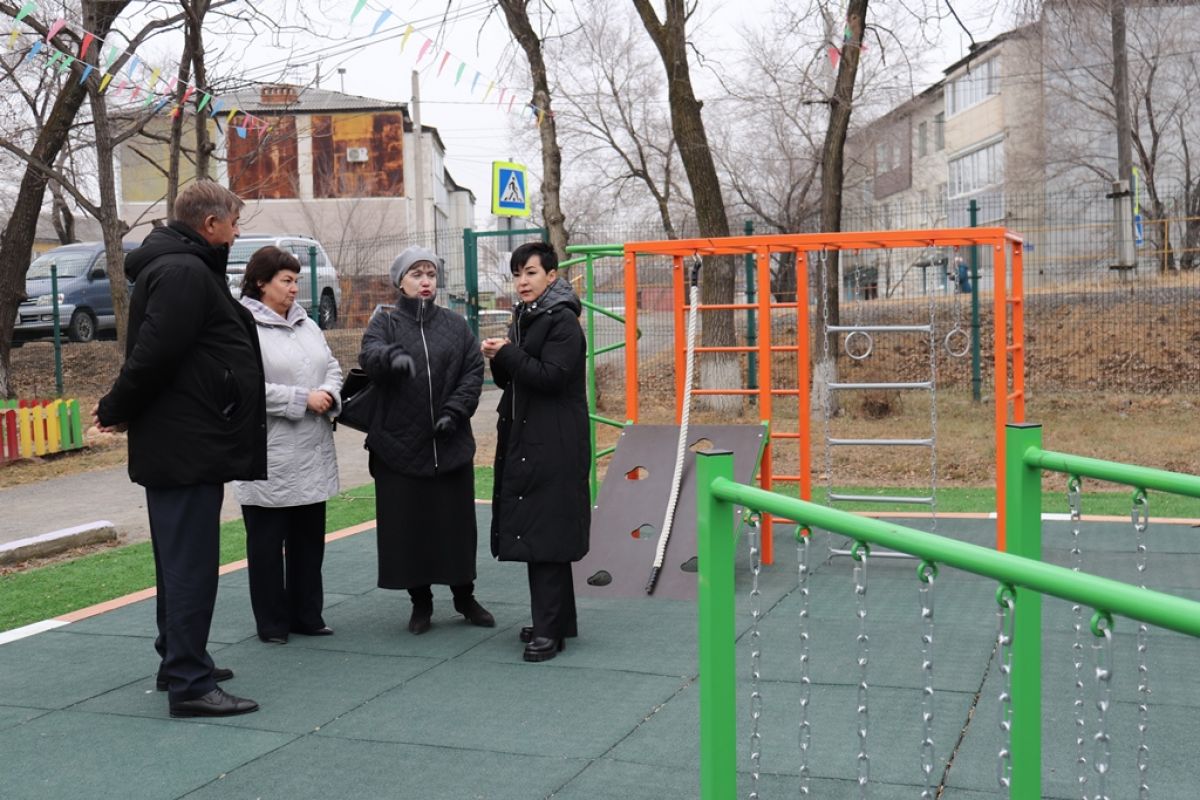 В Хороле появилась новая современная детская площадка по народной программе партии