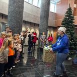 Кемеровские единороссы подарили праздник детям
