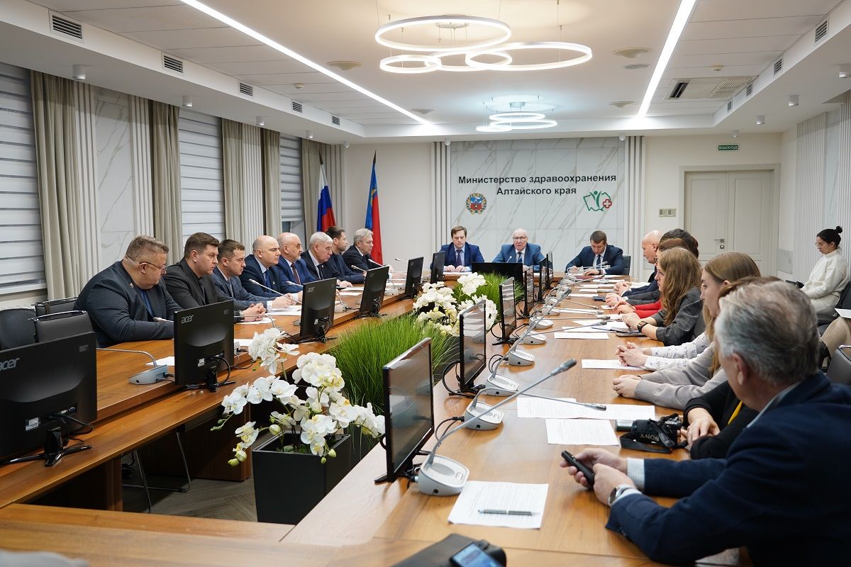 Битва за студентов и здоровье людей: в Алтайском крае обсудили реализацию партийного проекта «Здоровое будущее»