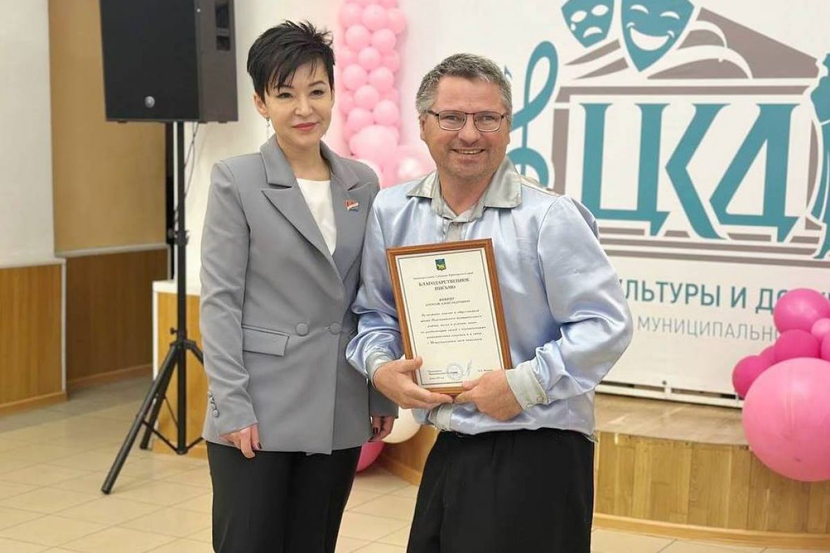 Душевной встречей с чаепитием завершилась декада инвалидов в Вольно-Надеждинском