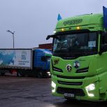 Автомобили, пиломатериалы, мобильные бани: «Единая Россия» направила новые гумгрузы за «ленточку»