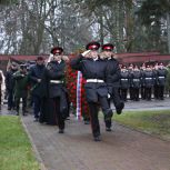 Брянщина склоняет головы: в День Неизвестного солдата прошла церемония возложения цветов
