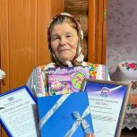 Алла Салаева поздравила ветерана «Единой России» с 70-летием