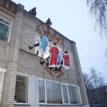 Депутат Госсовета ЧР Николай Угаслов присоединился к благотворительной акции «Десант Деда Мороза», направленной на поддержку малоимущих семей