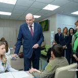 Евгений Солнцев принял участие в открытии первого в регионе семейного МФЦ