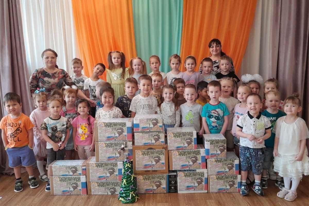 Ангарские единороссы и жители города собрали гуманитарную помощь для участников СВО