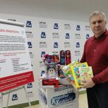 Дмитрий Каденков принял участие в благотворительной акции "Коробка храбрости"