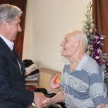 В Еткульском округе отметили 101‑летие ветерана
