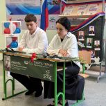 Сразу две «Парты Героя» открыли в Херсонской области по проекту «Единой России» в День Героев Отечества