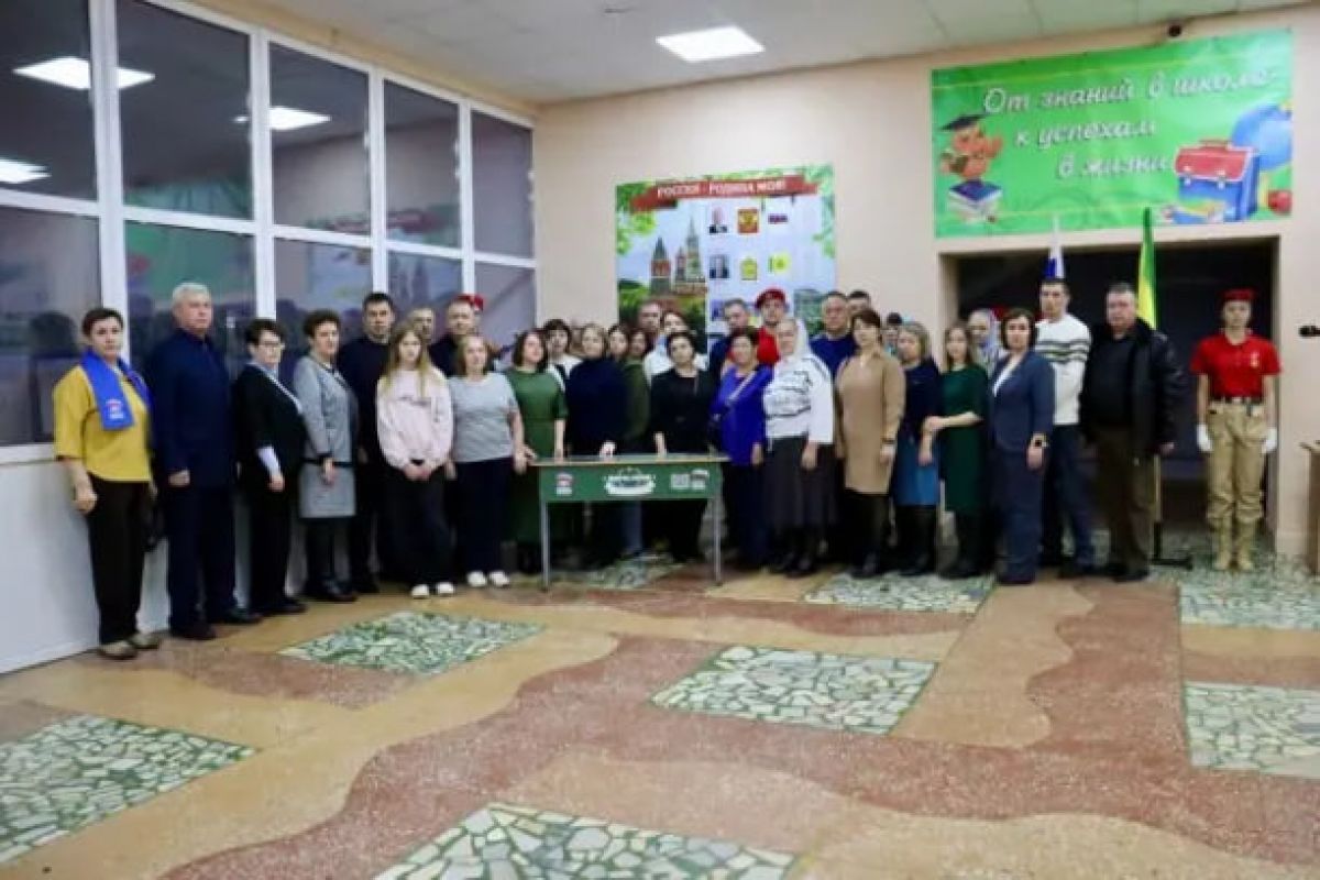 «Парта Героя» открыта в Наровчатской средней школе