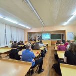 «Единая Россия» организовала для школьников Мурманска профориентационную встречу с врачами