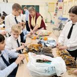 «Женское движение Единой России» провело мастер-класс по изготовлению масксетей для школьников Саратова