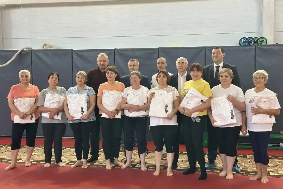 В Шелехове в рамках партпроекта «Старшее поколение» открылась секция по каратэ киокусинкай