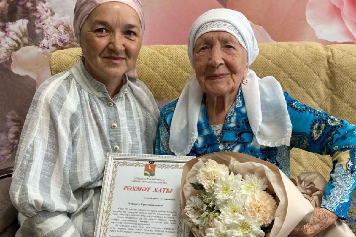 «Женское движение Единой России» поздравило долгожителей Сармановского района