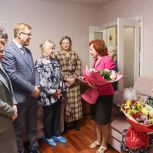 Елена Чечунова поздравила ветерана Великой Отечественной войны из Первоуральска со 100-летием