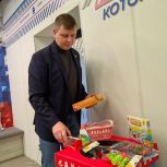 «Подарки для тех, кому особенно нужна поддержка». Артем Малащенков принял участие в акции «Единой России»