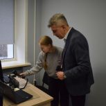 Партийный десант «Единой России» с инспекционным визитом посетил поликлинику №30 в Советском районе