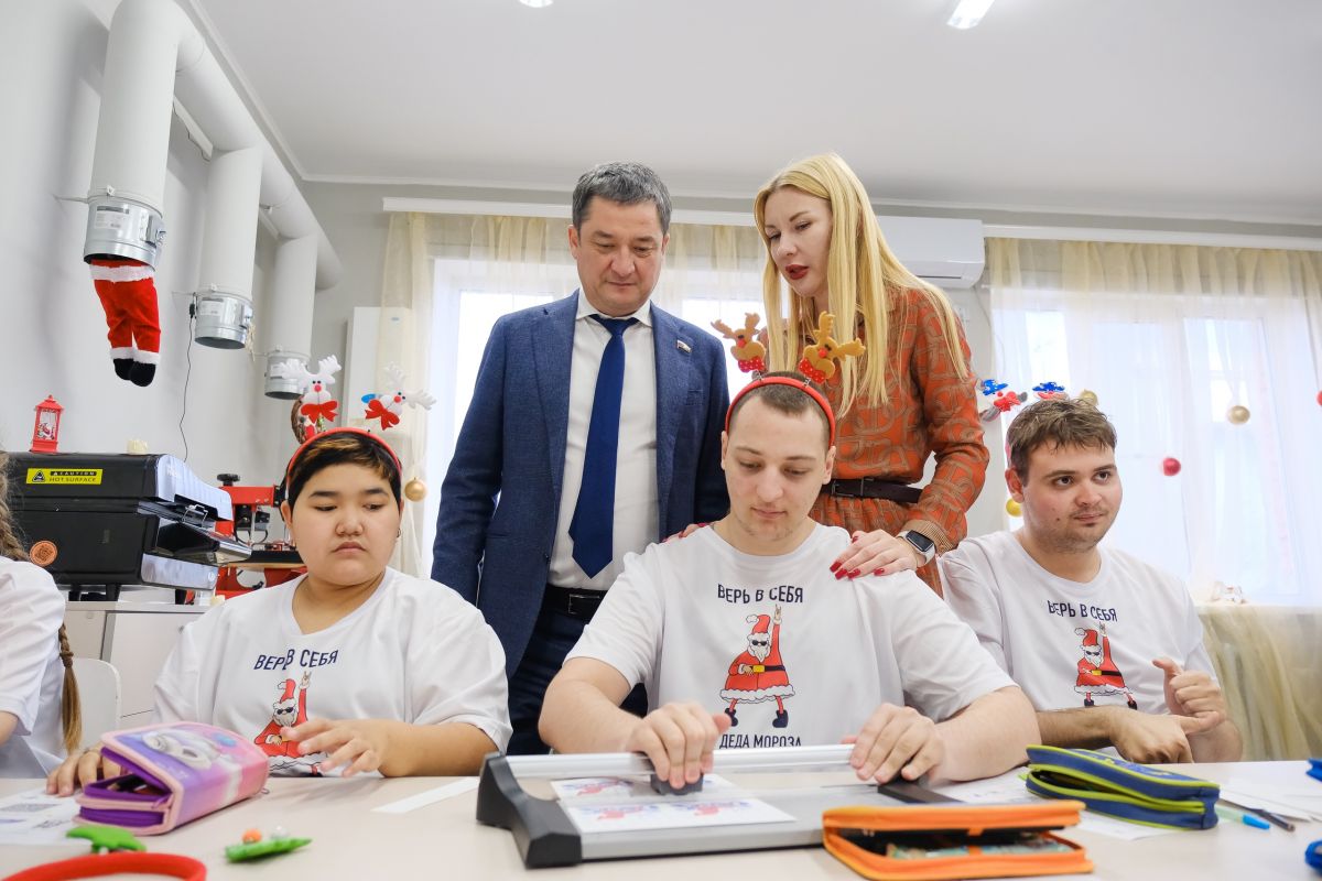 Ринат Аюпов поддерживает учащихся школы‑интерната № 5