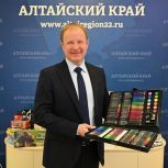 Виктор Томенко принял участие в благотворительной акции «Коробка храбрости»