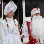 «Единая Россия» поздравила детей из отдалённых районов Луганска с Новым годом