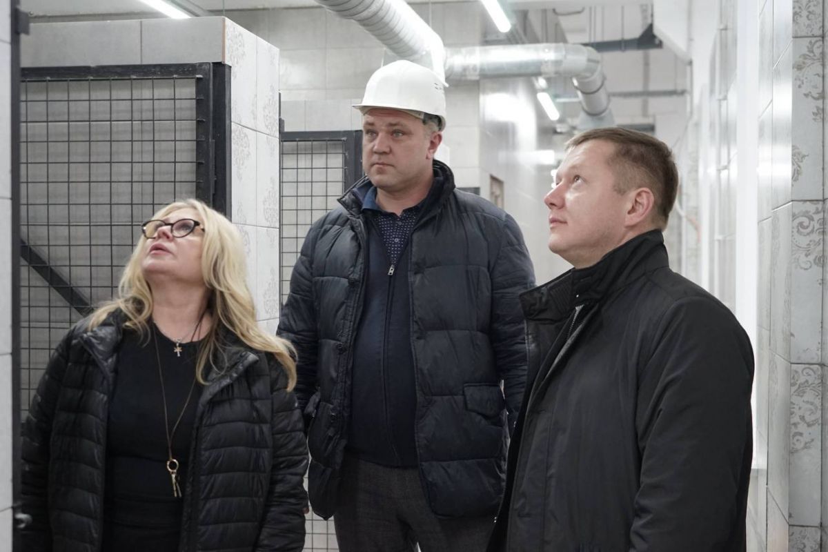 Депутат «Единой России Антон Рудаков проверил ход ремонта в приюте для безнадзорных животных «Помощь бездомным собакам»