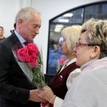 «Единая Россия» поздравила мам Томска с Днём матери