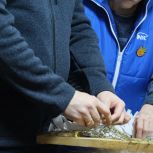 Клуб общения пенсионеров «Рябинушка» поздравили с Днем добровольца