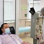 Александр Верейкин сдал кровь для лечения коронавирусных больных