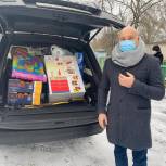 Депутат передал игрушки для воспитанников Симонтовского детского сада