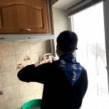 Волонтеры «Единой России» провели генеральную уборку в квартире пенсионерки