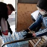 Коллективу Александровской больницы в Санкт-Петербурге доставили питьевую воду