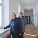 Сергей Серов проконтролировал ход ремонта двух  школ в Панкрушихинском районе
