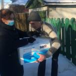 В Ивановской области единороссы доставили престарелой жительнице Приволжска абсорбирующее белье