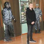 В Свердловской области депутаты «Единой России» помогли оборудовать школьный музей боевой славы