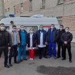 Георгиевские волонтеры передали в районную больницу напитки для врачей и пациентов