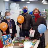 Единороссы организовали сбор детских книг для городской библиотеки